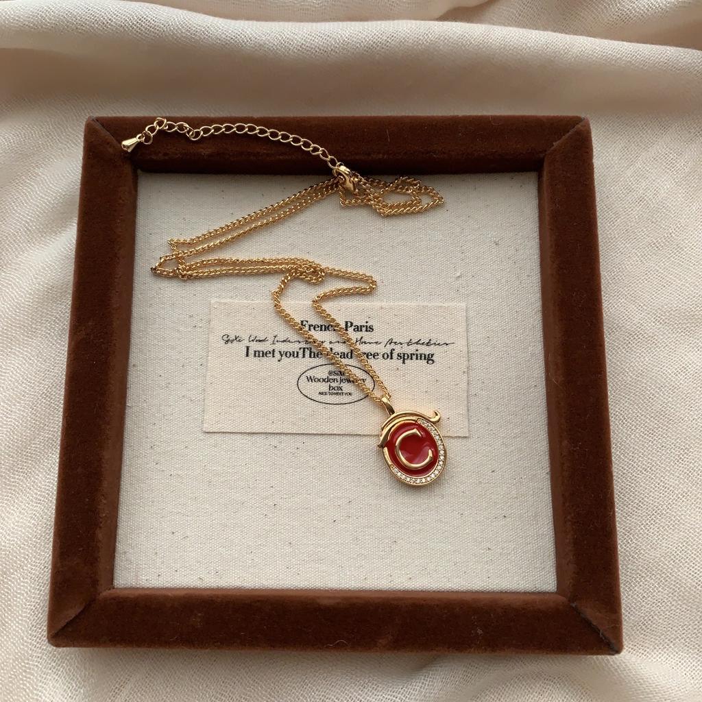 French Retro Light Luxury Necklace Red Drop Glaze Letter C Sweater Chain Elegant Versatile Neck Chain Personalized Design