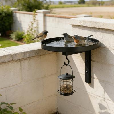 Bebedouro de Pássaros Montado na Parede, Bandeja Bebedouro para Pássaros ao Ar Livre com Gancho Alimentador, Bandeja Bebedouro de Metal para Parede de Jardim Quintal Cerca Alimentador de Pássaros Não Incluído