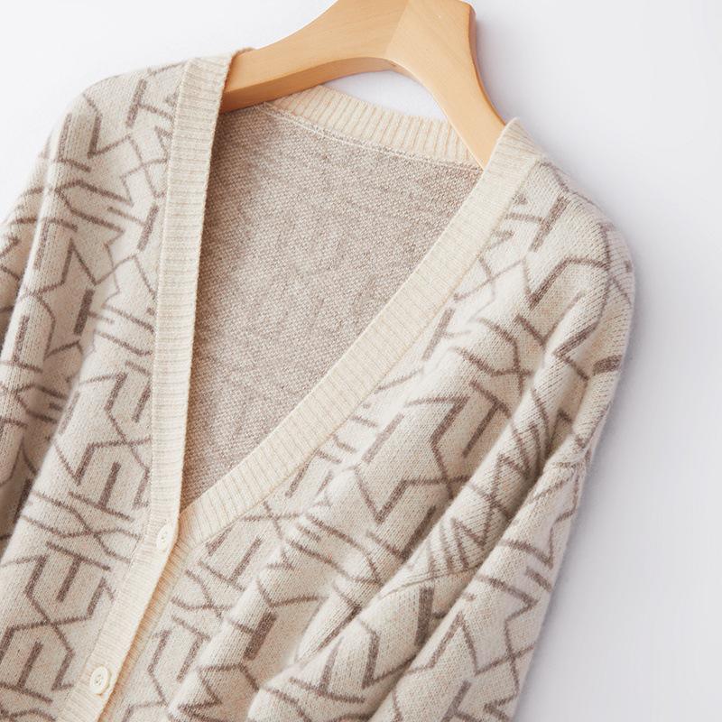Winter 2022 V-neck Diamond Pattern Long Sleeve Knit Cardigan