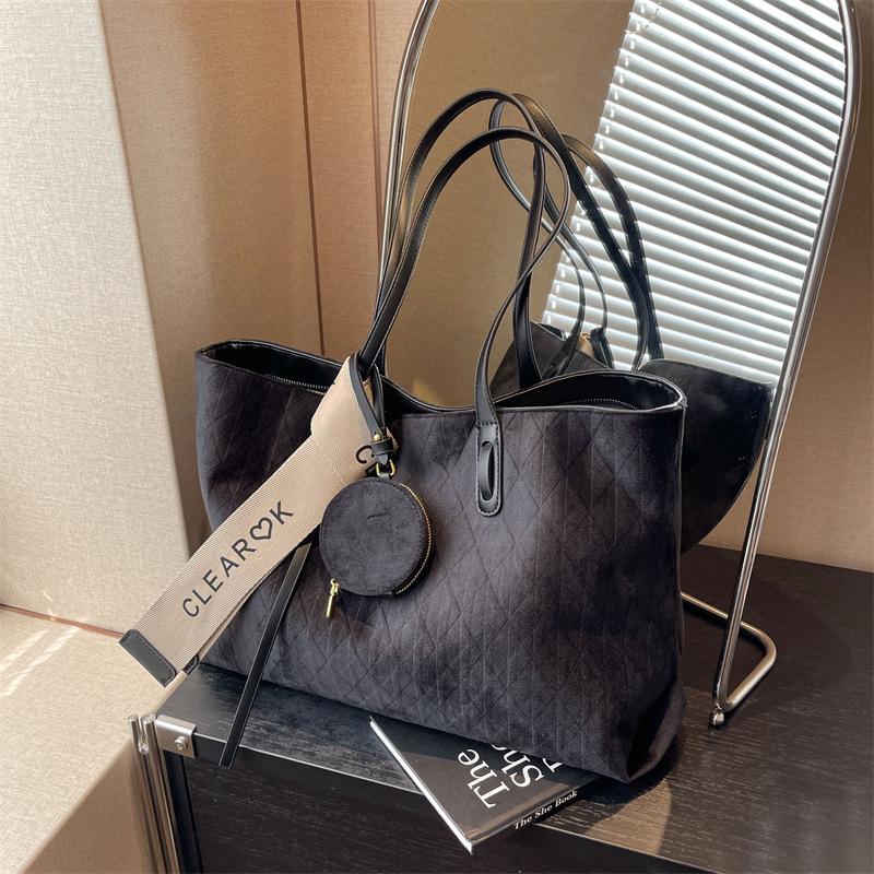 Retro bag women's large capacity 2025 new high-end versatile casual shoulder work tote bag
