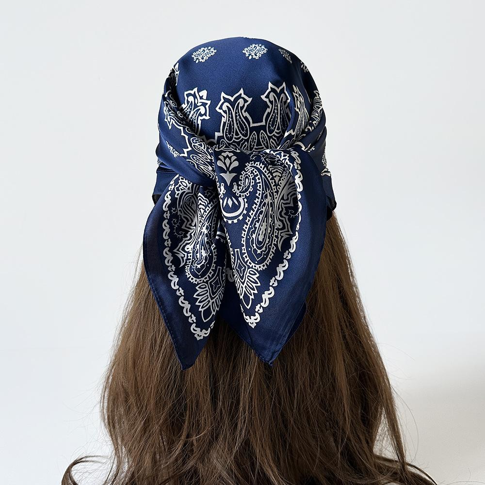 Black and White Cashew Floral Silk Scarves Wholesale Hot-selling, 71cm Headscarves, Headscarves, Square Scarves for Women, Summer Thin Scarves