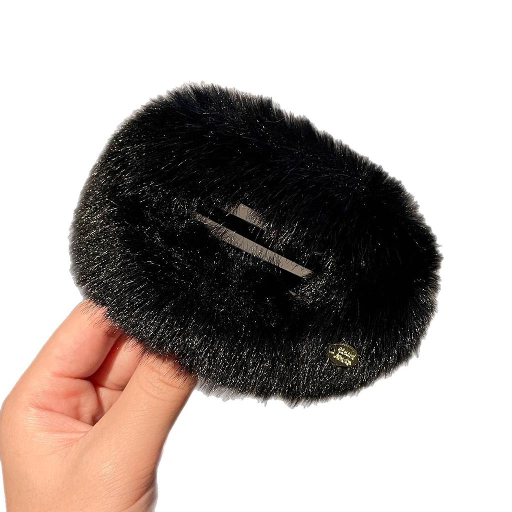 Retro Acrylic Plush Hair Clip - Versatile Autumn/Winter Headwear Accessory