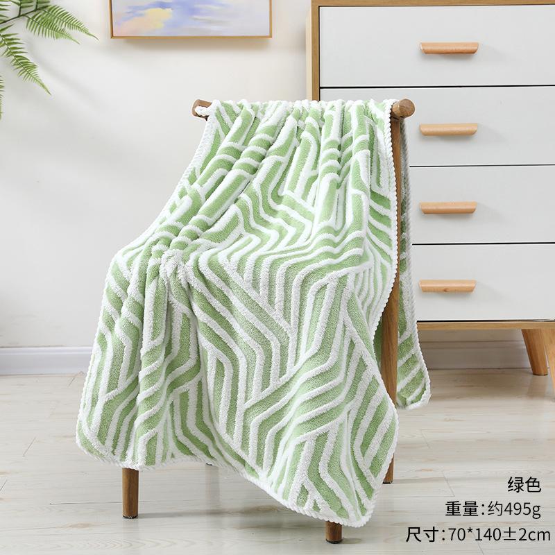 

Полотенце Новое Жаккардовое Коралловое Флисовое Банное Полотенце Полосатая Текстура Мягкое Впитывающее Увеличенное Утолщенное Банное Полотенце Домашнее Женское 70*140cm зелёный