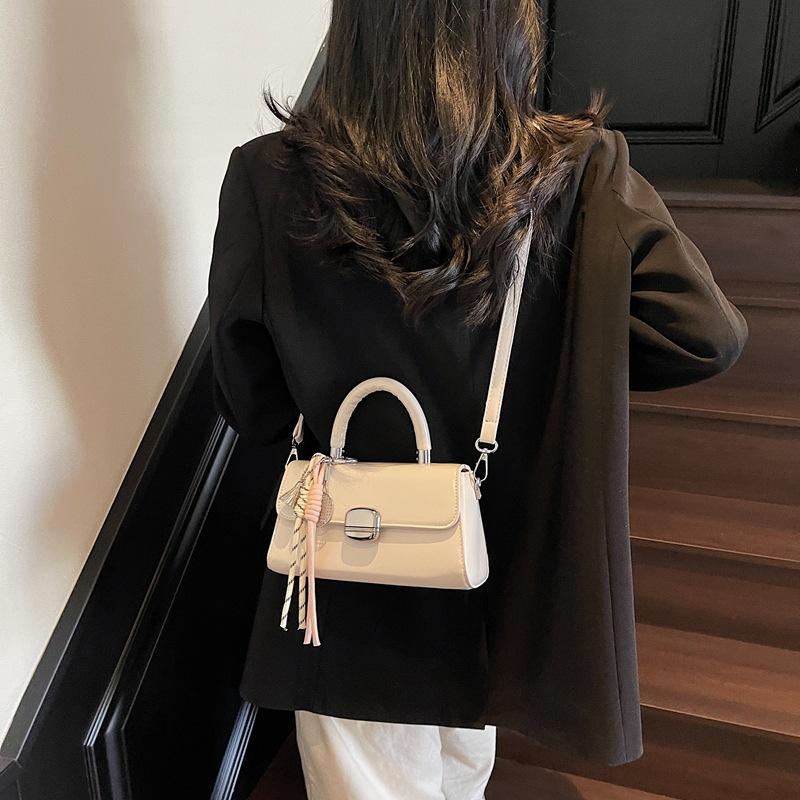 

Ручная переноска Модная Повседневная Сумка через плечо Новая Сумка-мессенджер Маленькая квадратная сумка no pendant