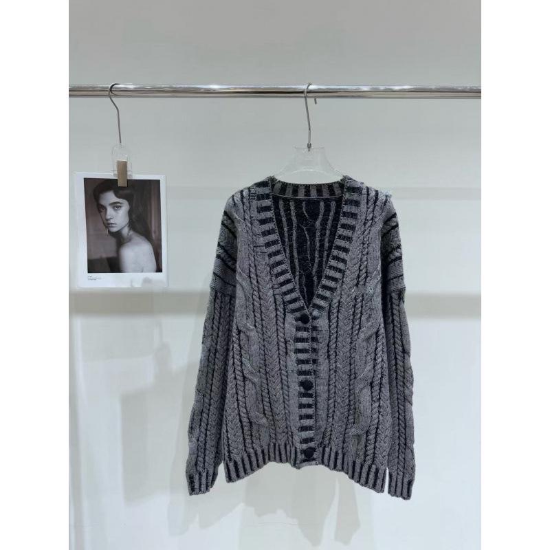 I3 2025 Autumn/Winter 3D Bear Cable Knit Cardigan: Cozy, Versatile, Loose Fit