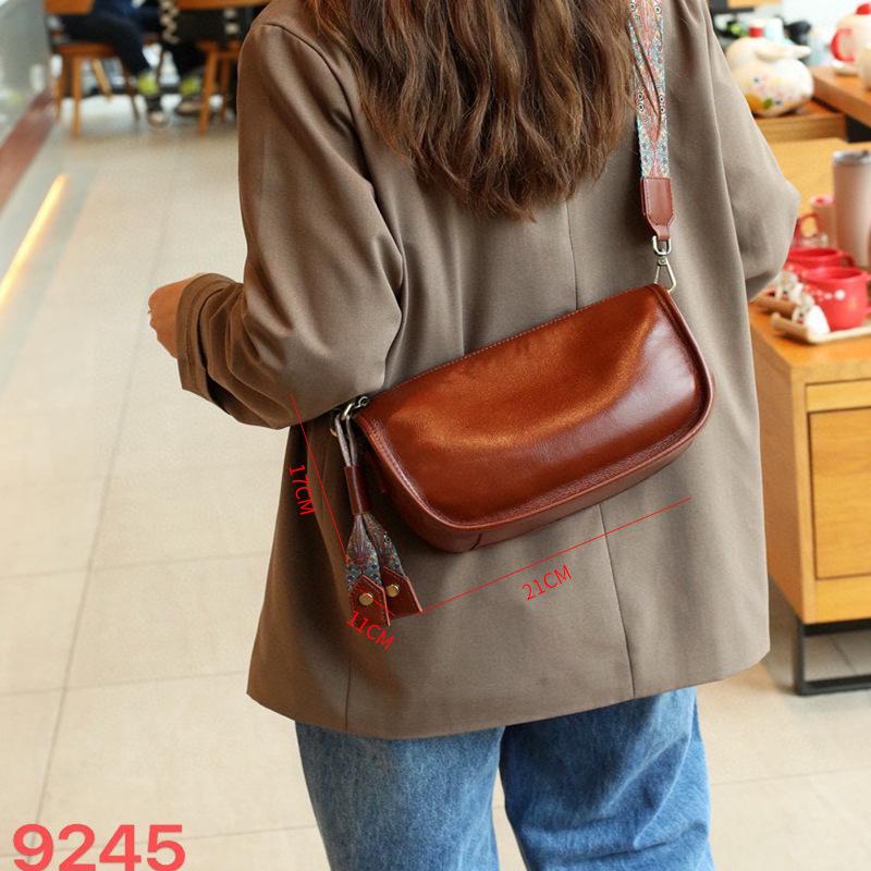 Head Cowhide Pillow Bag Leather Bag Wide Strap Crossbody Bag Vintage Leather Ladies Shoulder Bag