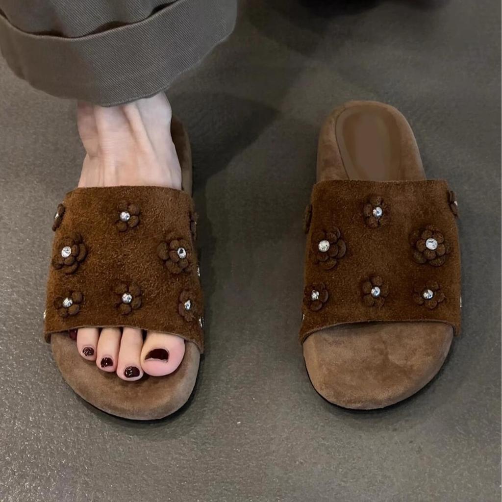 Retro flower rhinestone open-toed cool slippers for women's outerwear 2025 summer new suede thick-soled versatile sandals