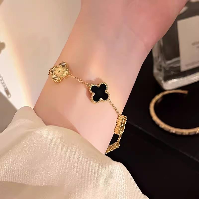 Four-leaf Clover Bracelet - Elegant and Luxurious, Niche and Exquisite, Snake-shaped, Glittering Diamond Flowers Bracelet for Women