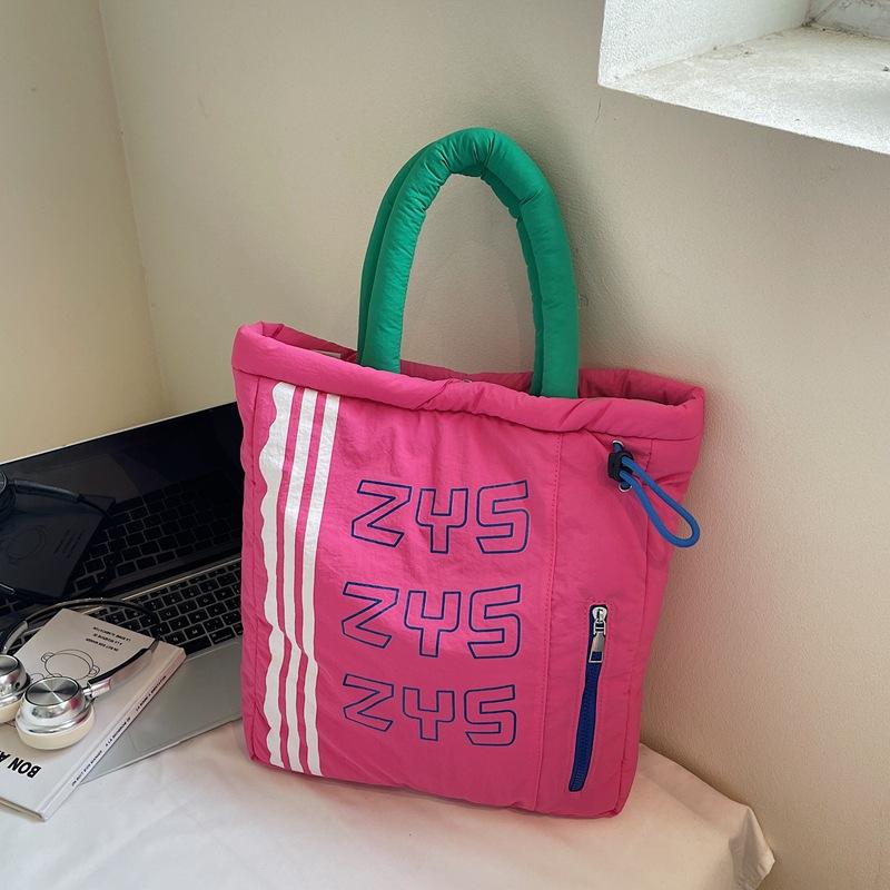 

Контрастная цветная тканевая сумка женская 2025 осень новая модная сумка-тоут студенческая сумка для занятий большая вместительная сумка на плечо розы красного