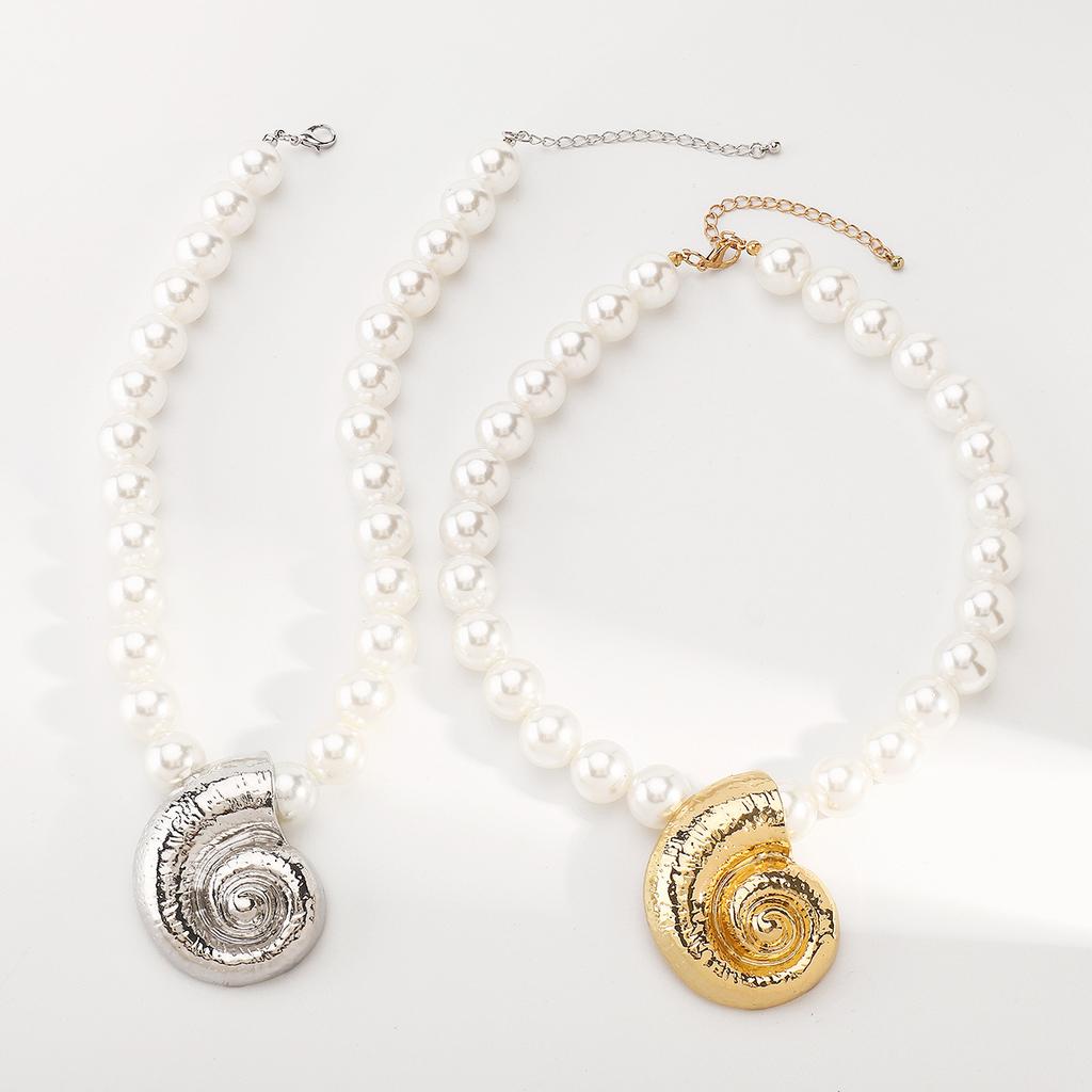 Ocean wind elegant pearl beaded conch pendant necklace, temperament summer marine life collarbone chain