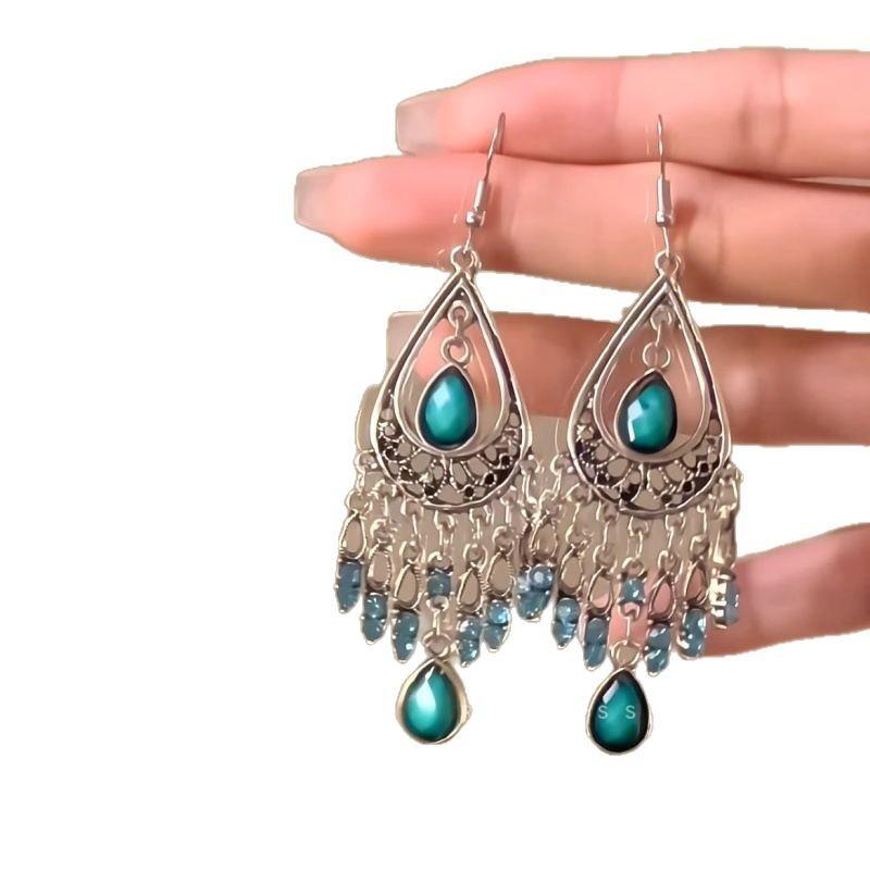 Modische Ohrringe für Damen