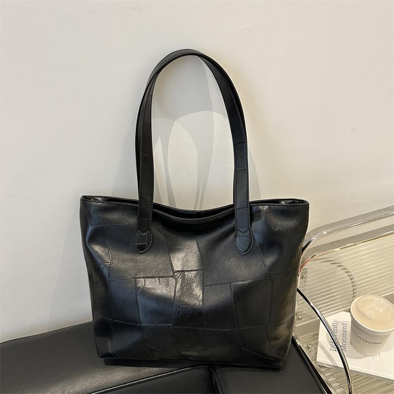 Elegant And Spacious Pu Tote Bag For Women Modern Urban Minimalist Style Perfect For Daily Use