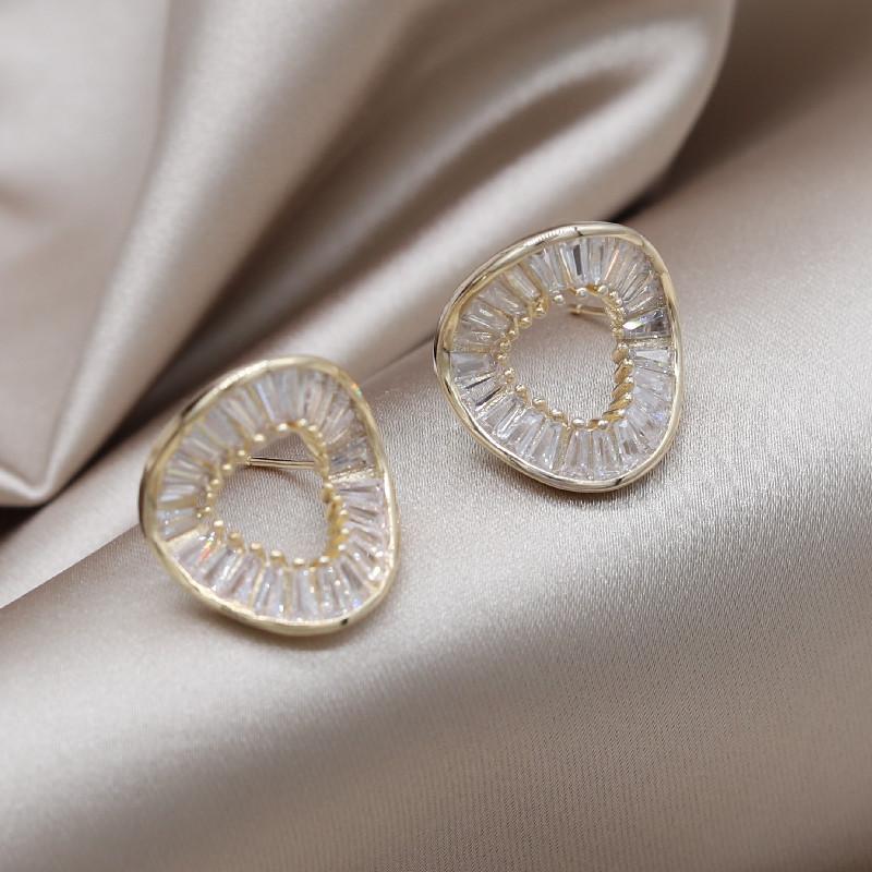 Korea  Fashion Jewelry Luxury Zircon Delicate Round Earrings Micro Inlay High Quality CZ Earrings Ladies Simple Stud Earrings