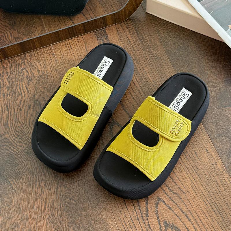 Summer Wear Small Height-increasing Thick-soled Slippers Women 2025 New Velcro Cool Slippers Wear Beach Flip-flops