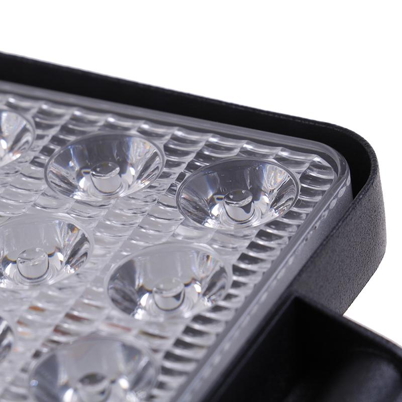 Faro da Lavoro LED 4 Pollici 48W per Camion Fuoristrada Trattore Luci Spot 12V 24V Quadrato