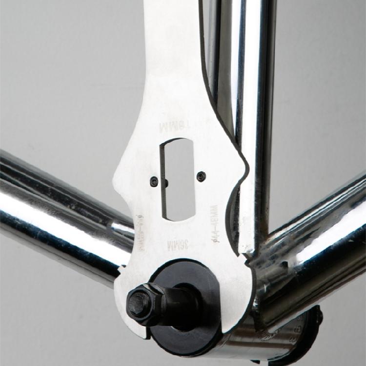 Bicycles Maintenance 44-48mm Lock Rings Tool Square Hole Axles Removal And Installation Wrench Tool Middle Axles Wrench