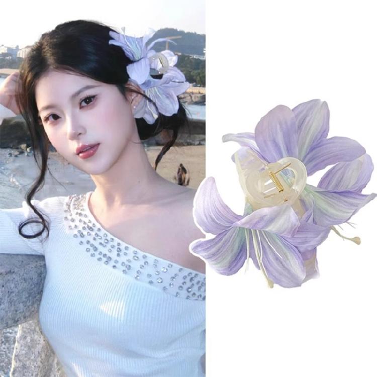 Eye Catching Flower Hair Clip Claw Elegant Floral Hair Accessories for Women with Realistic Design Stylish Hairpiece