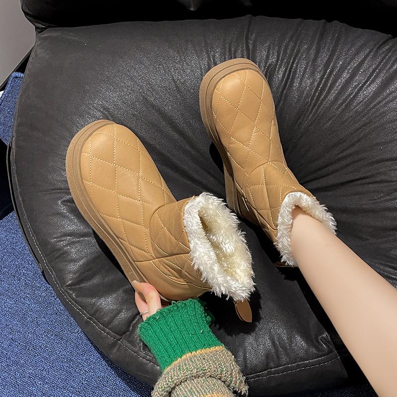 Nordöstliche Schneestiefel Damen neue schwarze niedrige koreanische Version Samt dicksohlige rutschfeste warme Baumwollschuhe im Herbst und Winter 2025