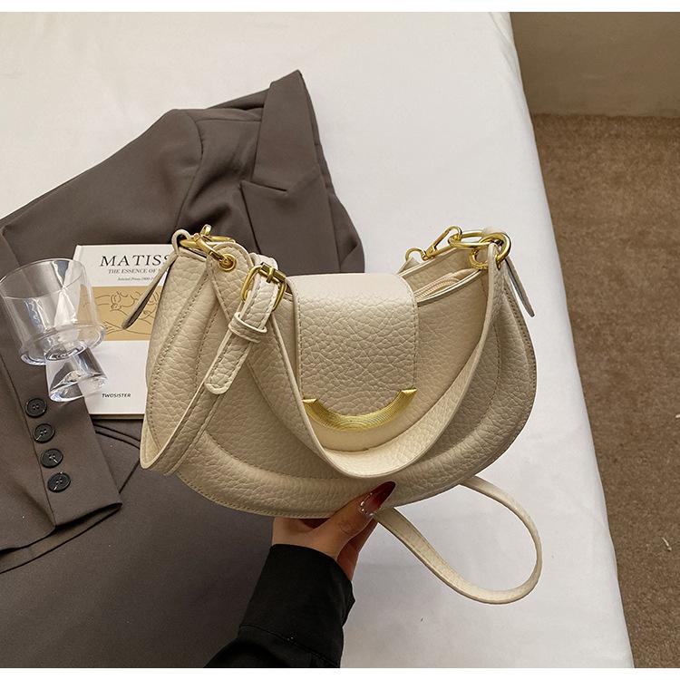 Fashion Korean version niche underarm bag 2025 new simple hand shoulder bag versatile temperament messenger commuter women's bag