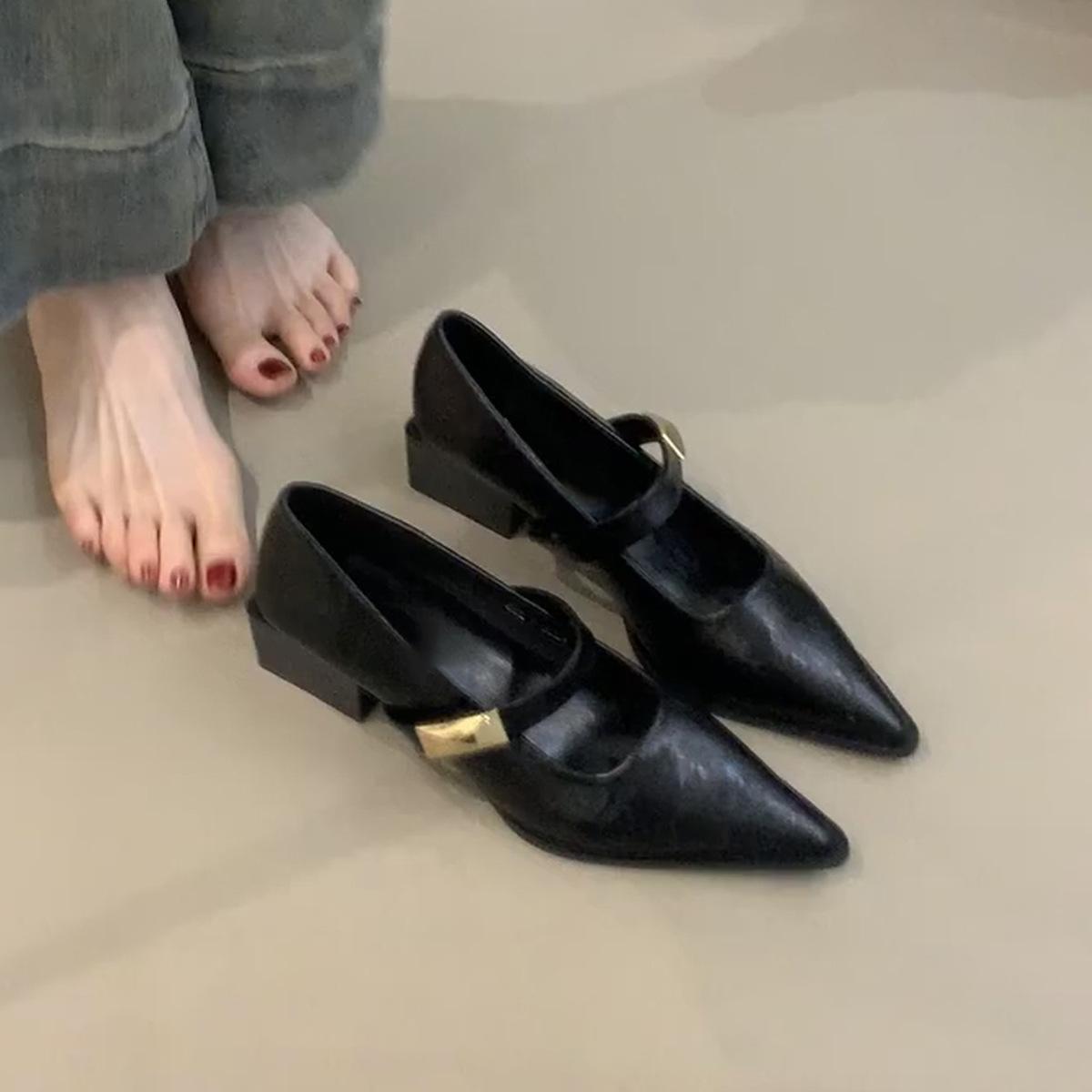 

Pointed temperament thick heel Mary Jane shoes word with commuter high heels shallow mouth single shoes women 39 чёрный