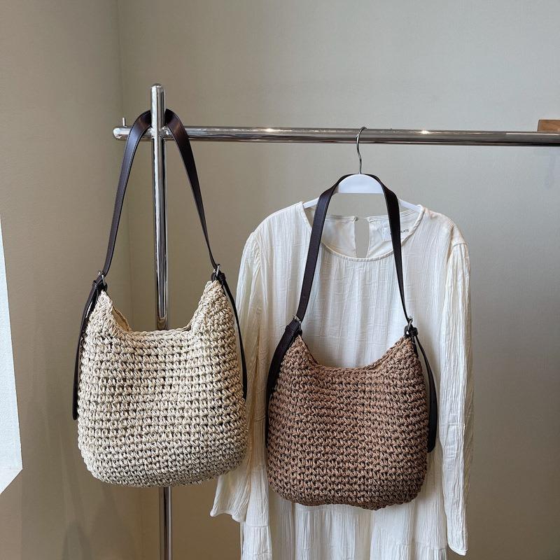 Mode gestreifte gewebte Tasche Strandtasche aus Stroh für Damen neue Mode Pendler-Umhängetasche