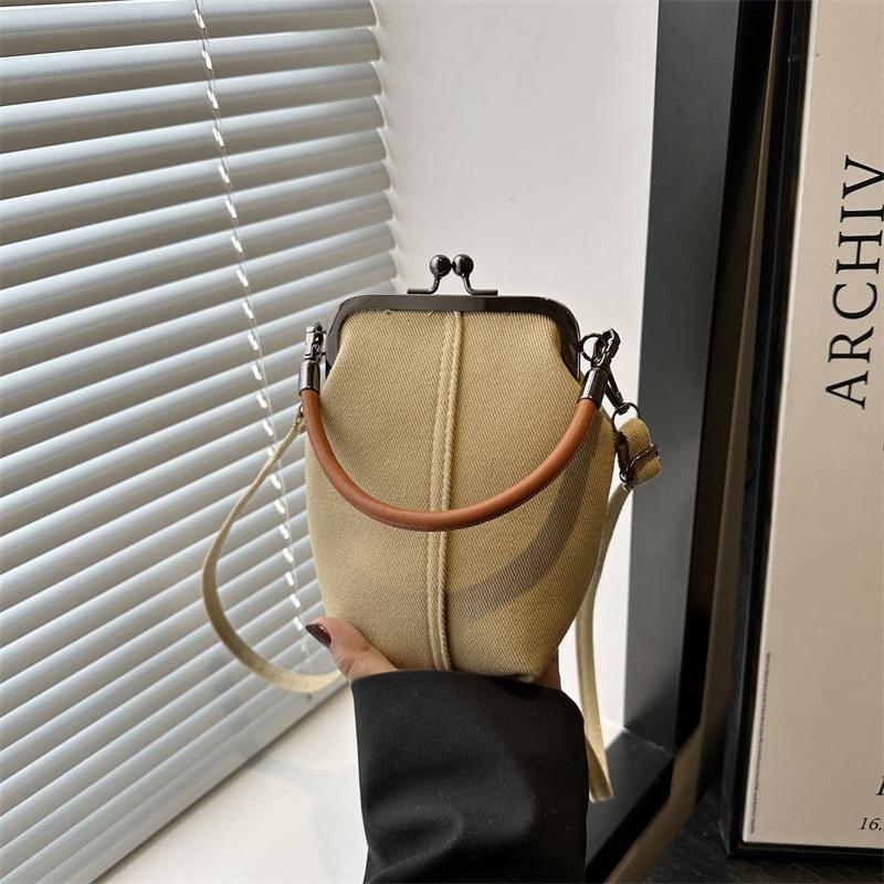 Niche design vertical mobile phone storage bag casual versatile portable shoulder messenger bag fresh summer bag