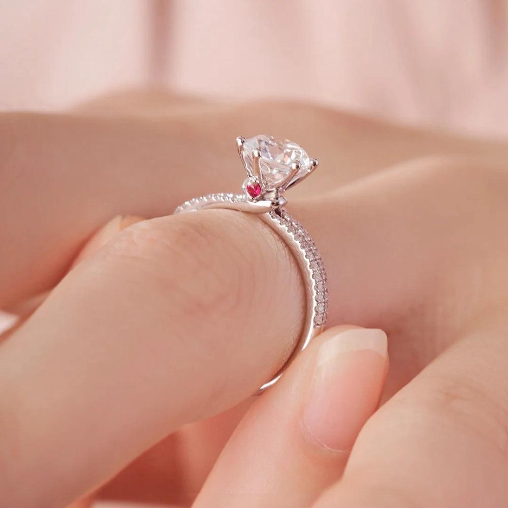 

Moon and Sand Mole Women s Sterling Silver Ring Luxury Temperament One Carat Moissanite Ring Cross-border Jewelry Elegant Women s Jewelry Gift us no. 9 (hong kong no. 20)