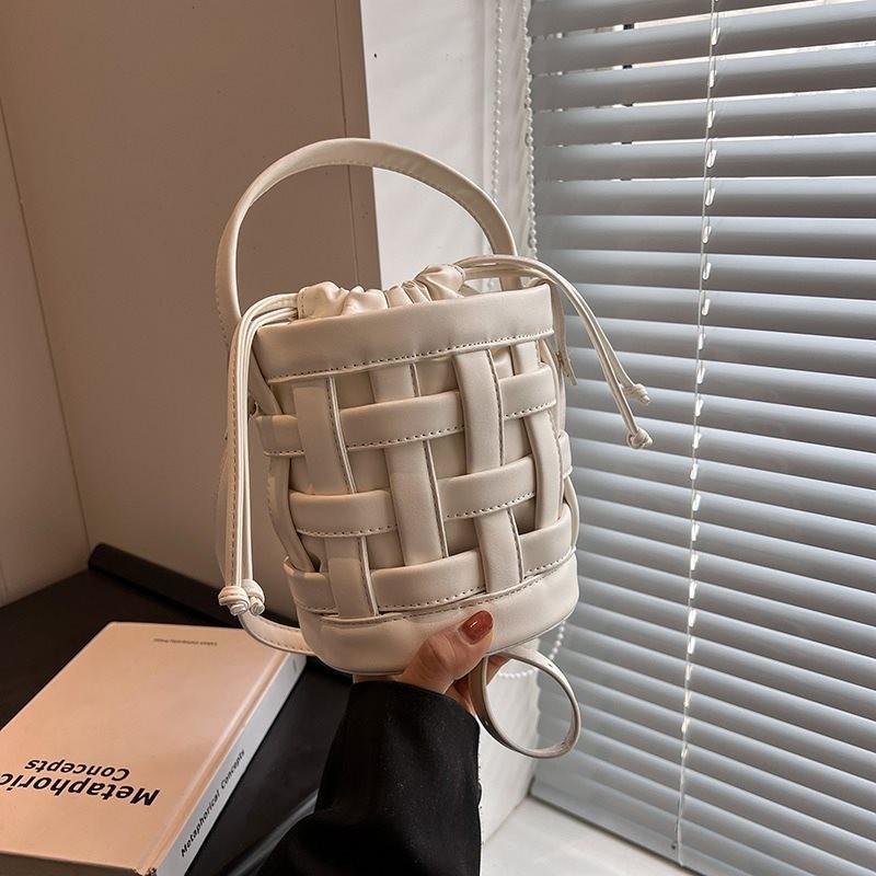 Schicke Eimertasche für Damen Weiche Textur Stilvolles Design Vielseitige Umhängetasche