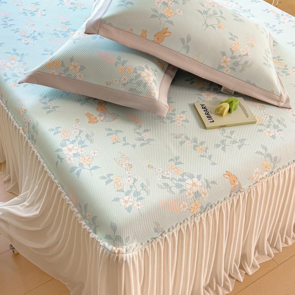 Princess Style A-class Lace Bed Skirt Cooling Mat Three Piece Set, Cool Feeling Ice Bean Bed Skirt Ice Silk Mat Three Piece Set