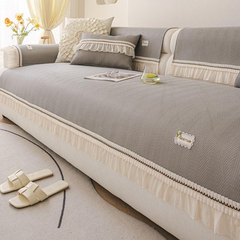 

Ice Silk Summer Sofa Cushion, Anti-Slip Cooling Sofa Cover, Breathable & Washable for Living Room 70*70cm