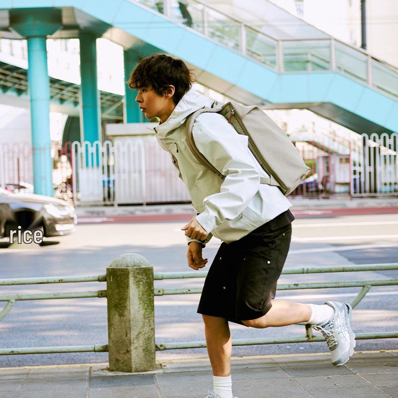 ITO Lightweight Water-Resistant Business Travel Backpack