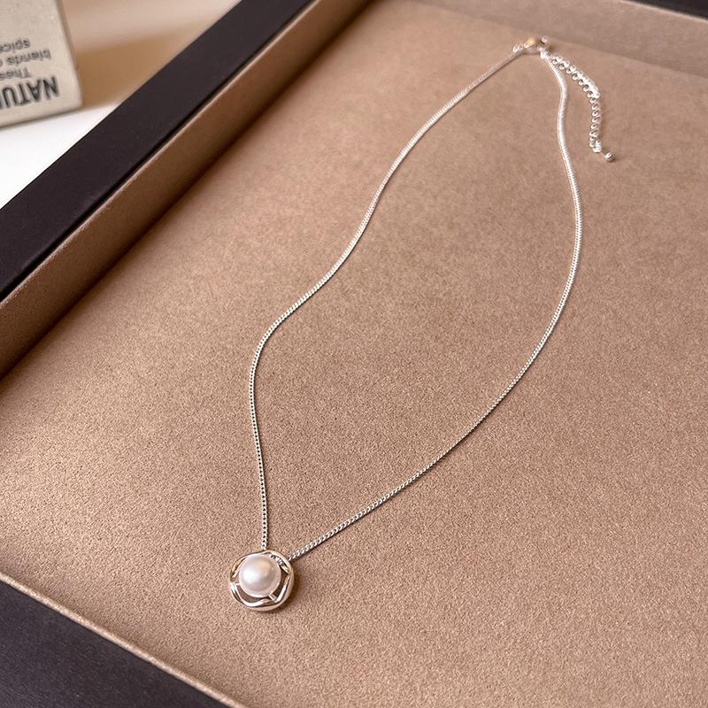 French Silver Irregular Pearl Pendant Necklace for Women - Light Luxury, High-End Feel, Versatile Clavicle Chain
