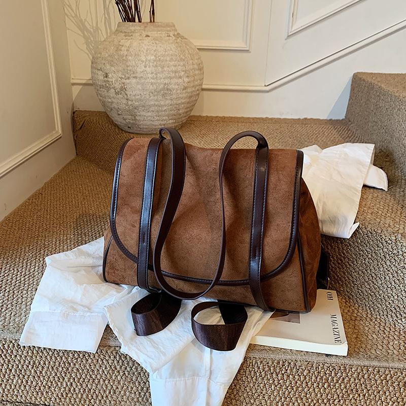 

Korean temperament lazy style backpack large capacity leisure commuter tote bag 2025 new women s shoulder bag no pendant колір темно кави