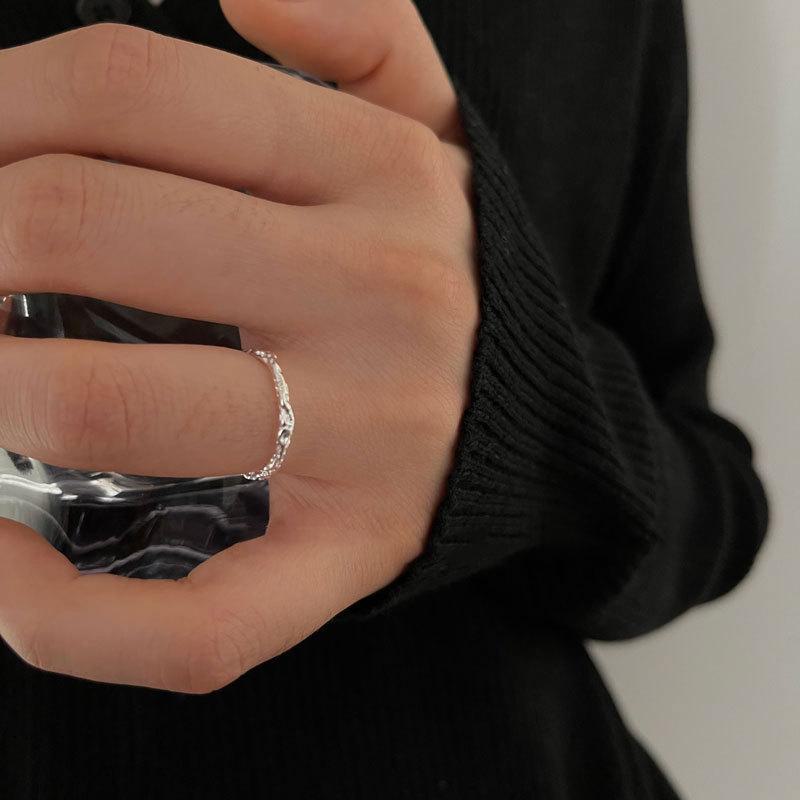 Ultrajemné stohovatelné diamantové prsteny pro ženy – Niche designy, třpytivá jednoduchost a moderní elegance.