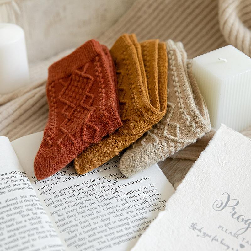 Zimowe Skarpety Damskie z Kaszmiru i Wełny Jednolite Styl Japoński Harajuku Retro Długie Skarpety Kobiety Dziewczęta Termiczne Vintage Streetwear Skarpety Załogowe