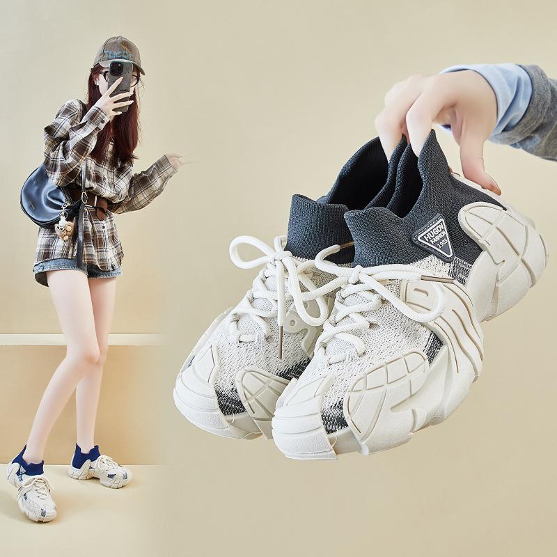 ins Korean version of couple flying woven shoes 2025 autumn new student sports shoes running casual height increase deodorization