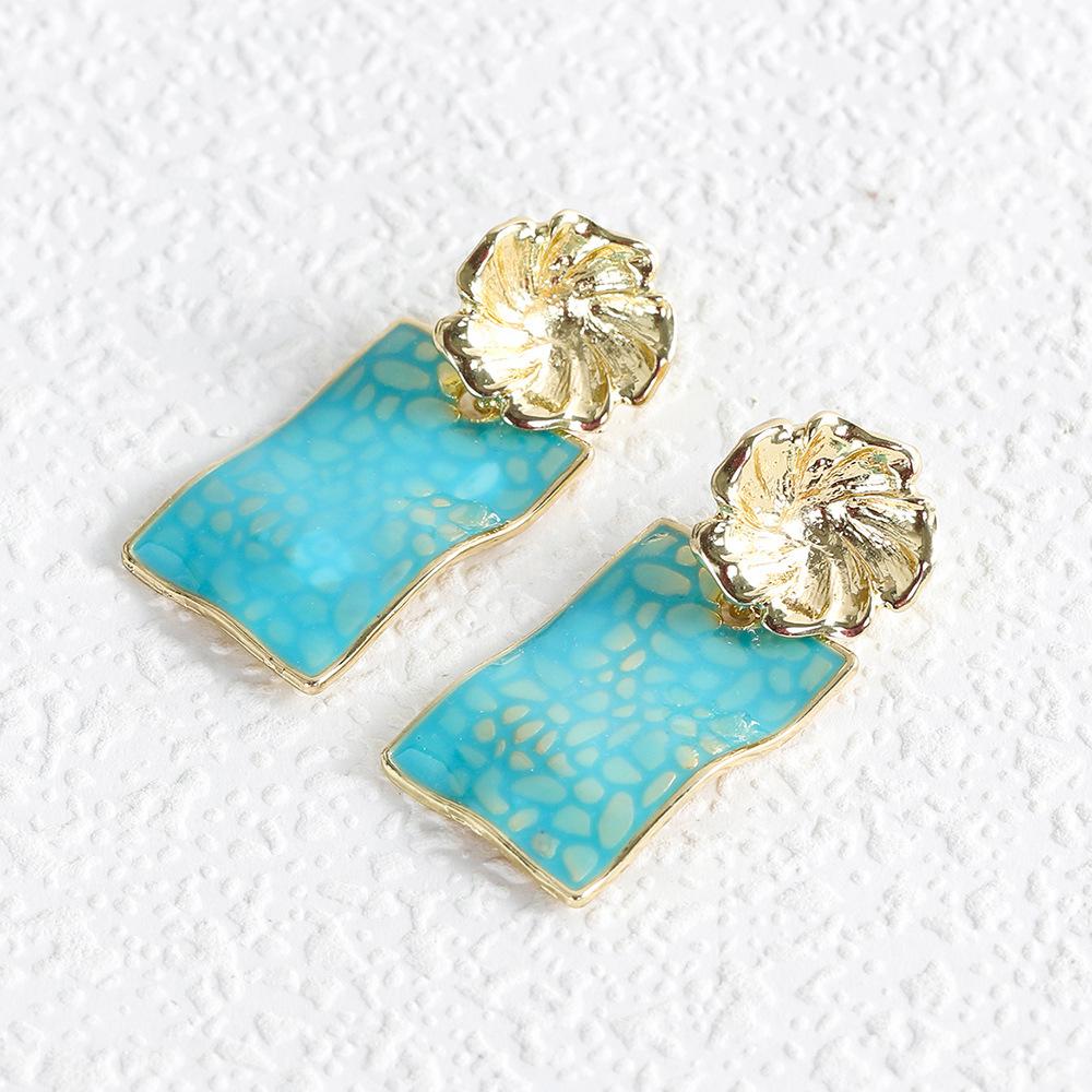 

Trendy Geometric Alloy Earrings For Women Perfect For Occasion Any світло-синій колір