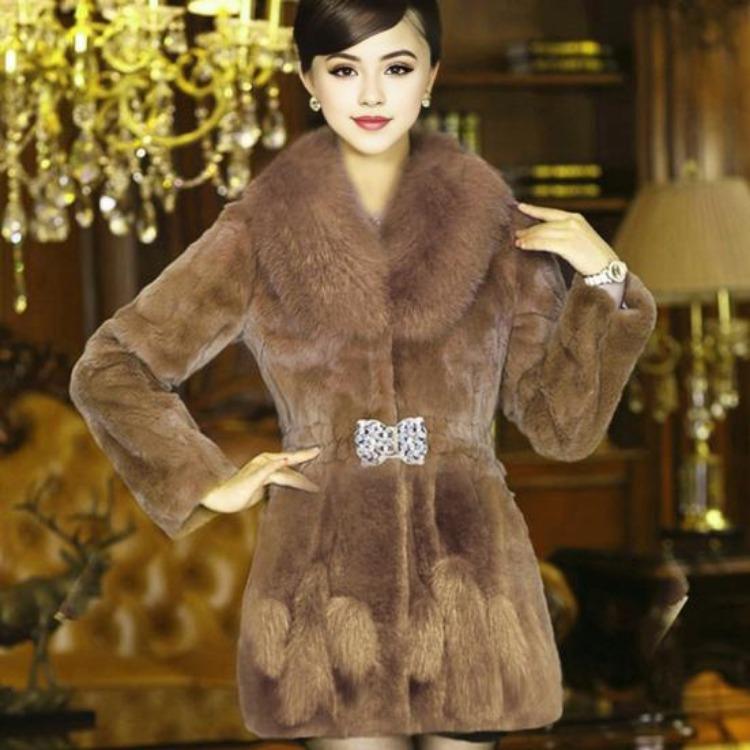 Cappotto in Finta Pelliccia Donna Inverno Morbido Fibbia Strass Slim Elastico Lunghezza Media