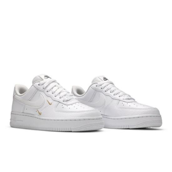 

Nike Wmns Air Force 1 07 Essential White Metallic Gold CT1989-100 EU 38 белый/золотой металлик