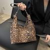 Leopard Print Slouchy Bag Large Capacity Polyester Shoulder Purse Casual Handbag for Women Shopper Bag Underarm Pack