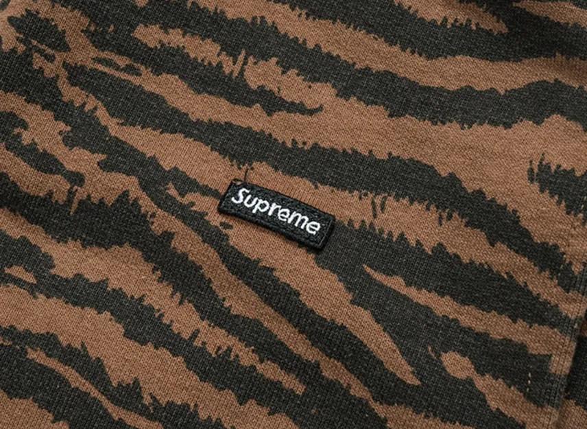 Supreme Small Box Sweatshort "Tiger"
