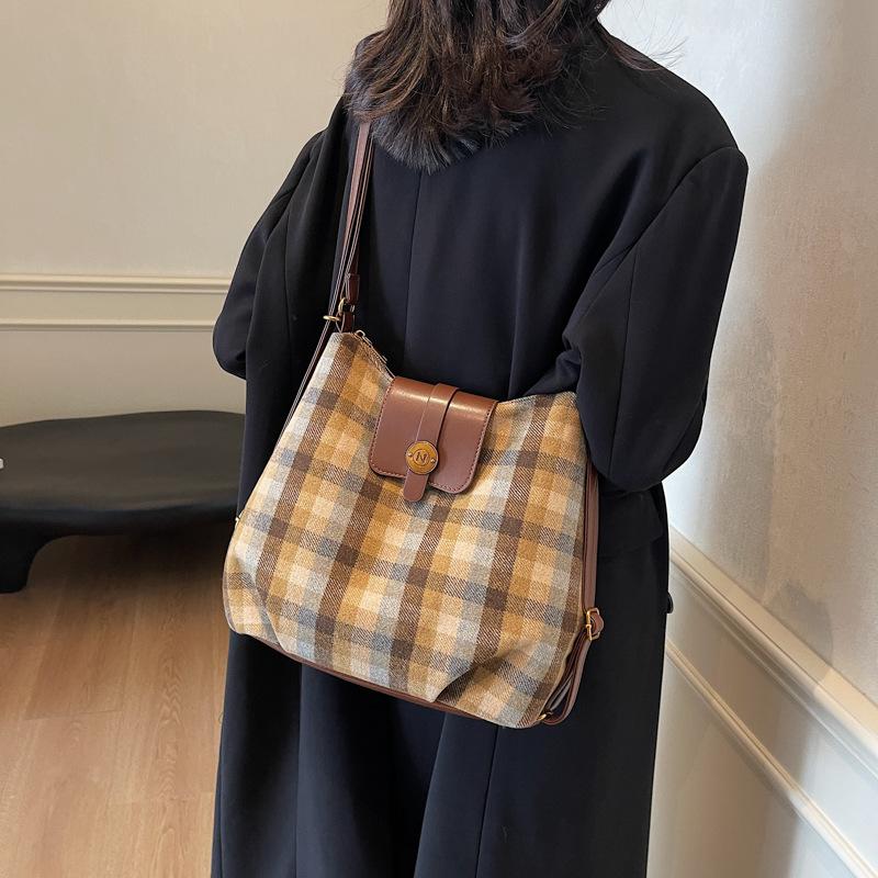 Casual Woolen Plaid Bag Women's 2025 New Retro Niche Shoulder Bag Travel Backpack Commuter Tote Bag