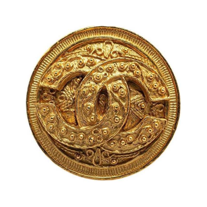 

CHANEL 1994 CC Logo gold-plated brooch women s gold золотий