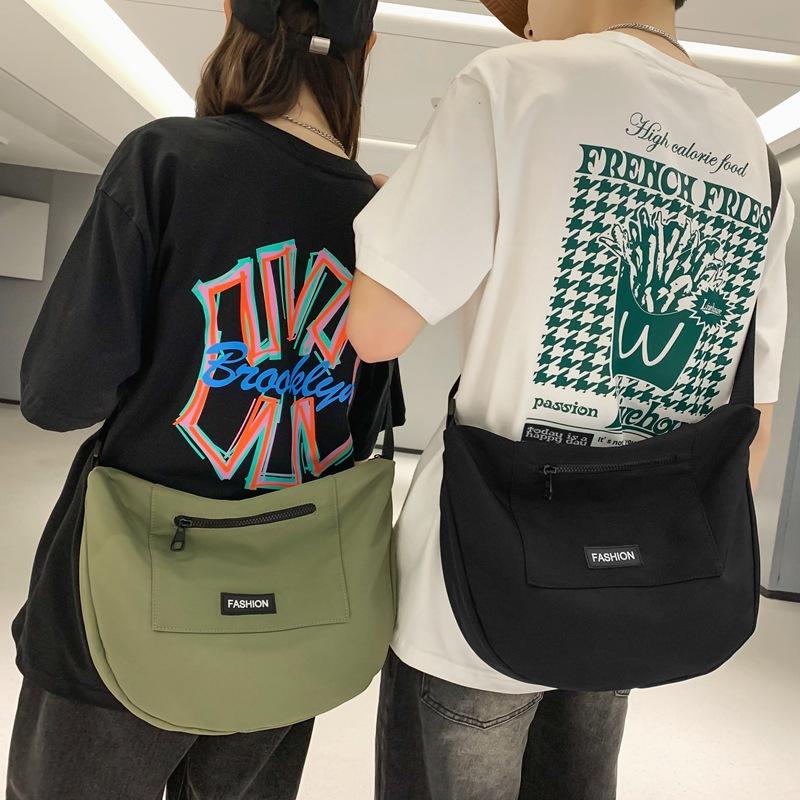 Korean Retro Street Messenger Bag High Value Simple Casual Neutral Style Dumpling Bag Men's and Women's Large Capacity Messenger Bag