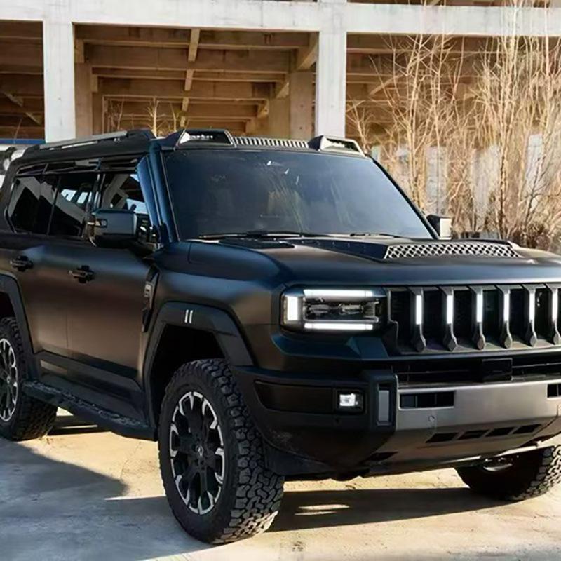 Jetour G700 Hood Protector: Black Warrior Guard Against Sand & Stone