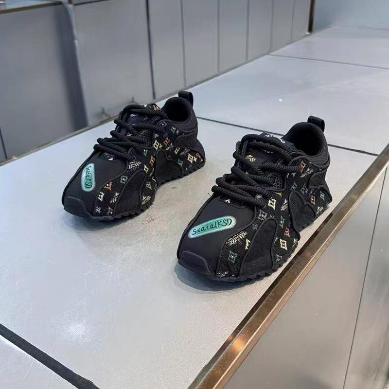 Nouvelles chaussures dad en cuir imprimé brodé semelle épaisse rehaussantes confortables chaussures de sport et de loisirs