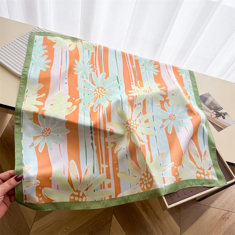 New Daisy Simulation Silk Printed Silk Scarf Small Square Scarf Premium Shawl Sunscreen Neck Scarf Headscarf Female