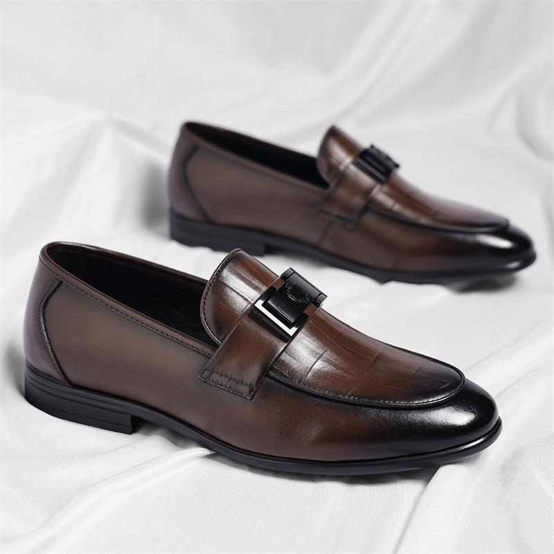 2026 Herbst Neue Designer-Loafer für Herren Einfarbige Britische Mode Lederschuhe Männlicher Business-Freizeitschuh Mann