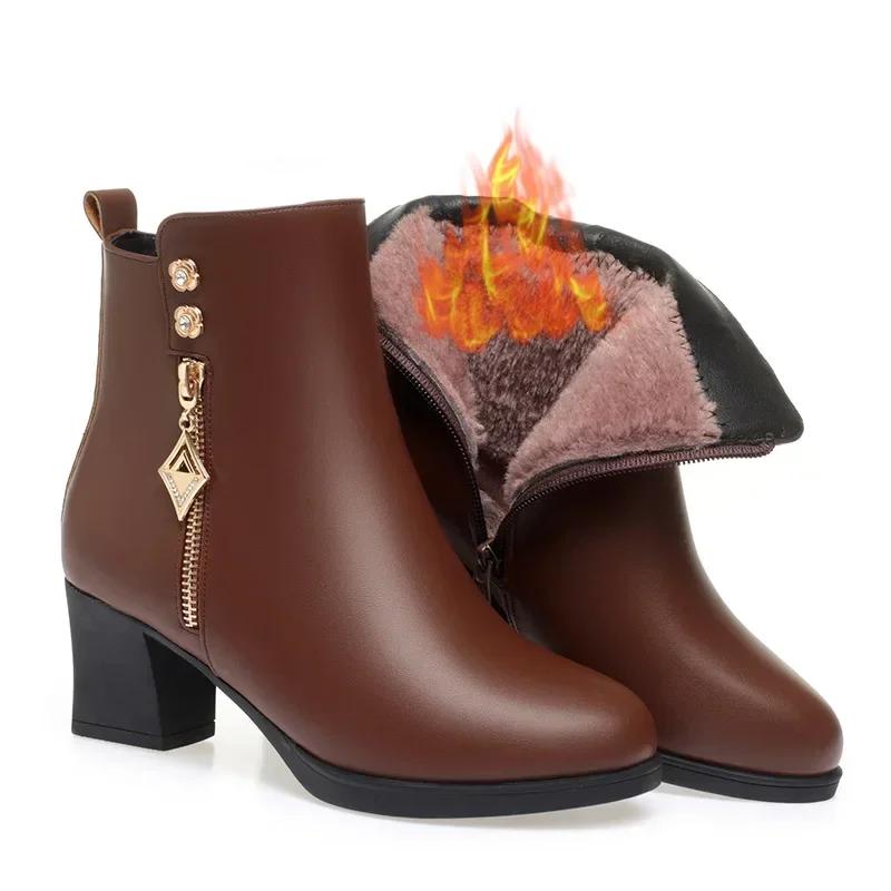

Fashion Women Leather Boots Genuine Leather Plush Boots Winter Warm Thick Heel Brand High-heeled Fashion Snow Boots Women Short Boot 40 коричневый