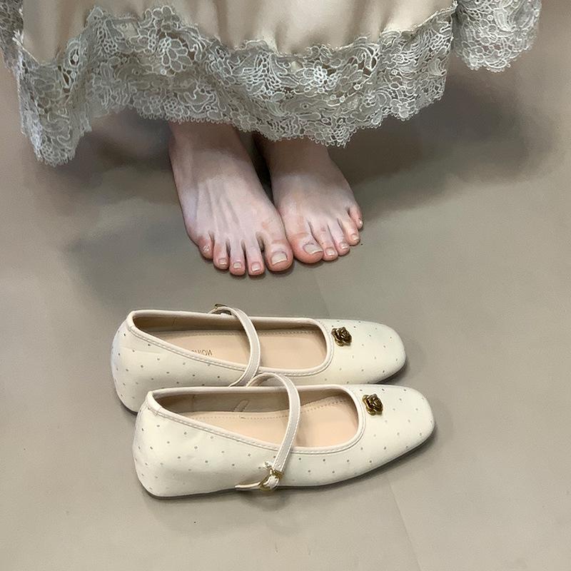 

Camellia inner centimeter height increase Mary Jane single shoes women s shallow mouth new models with skirt temperament ladyshoes 35